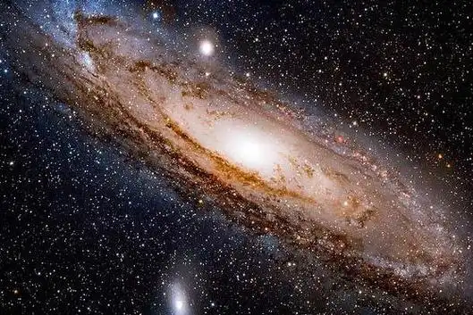 超级星系展现宇宙的壮观