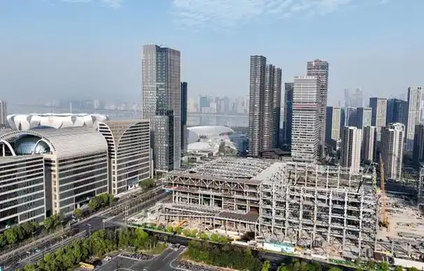 用钢量相当于两个个鸟巢杭州国际博览中心二期主体结构收尾
