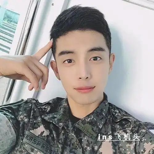 适合16岁男学生的发型有哪些?