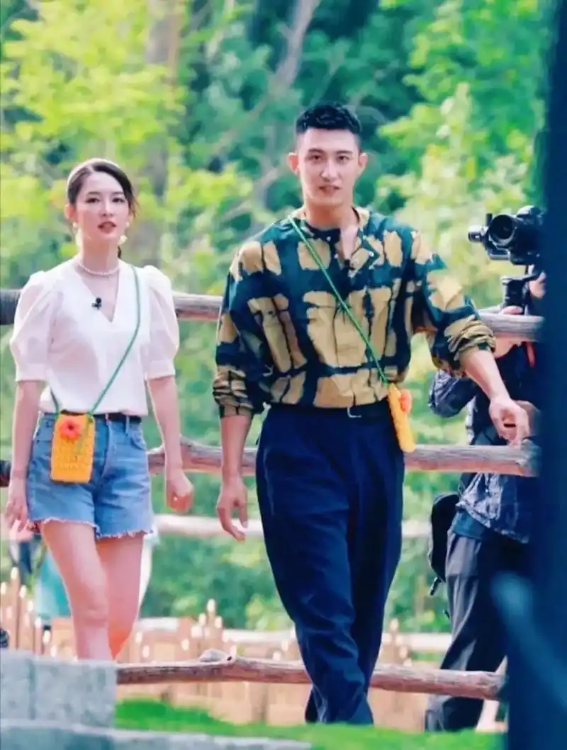 我的宝藏男孩黄景瑜#我的宝藏女孩李沁 #向全世界安利最好的 - 抖音