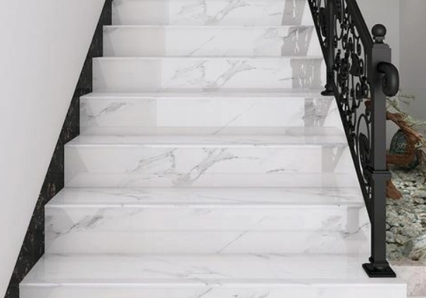 小编总结:楼梯踏步如果选择的是瓷砖,要选对它的材质,同时贴砖的时候