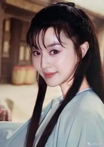 范冰冰20岁清纯旧照曝光造型重回金锁少女感十足