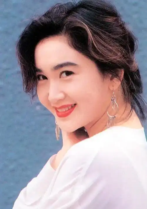 温碧霞:出身贫寒,嫁给爱情不要孩子,54岁活成"不老女神"