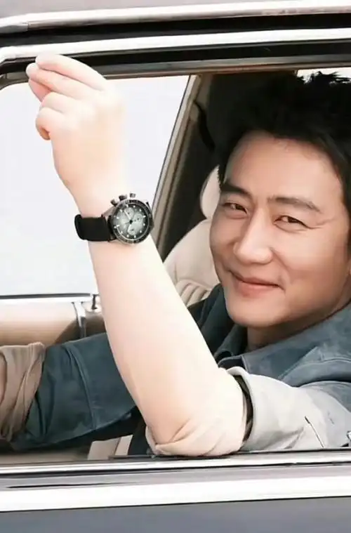 黄轩22岁到38岁脸变手不变