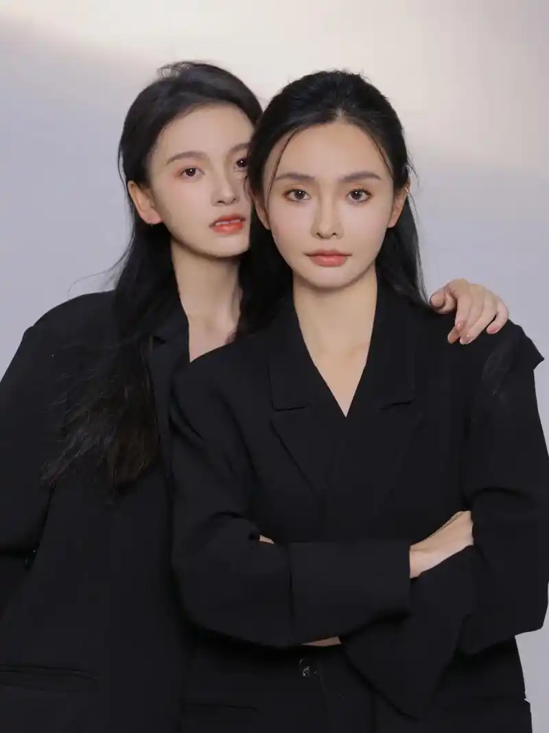 最好的关系 有幸遇见 恰巧合拍#闺蜜写真 #闺蜜照 #肖像 - 抖音