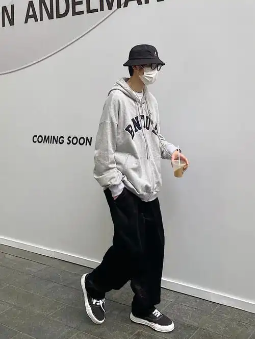 ootd灰色卫衣随性穿搭日系街头男生穿搭