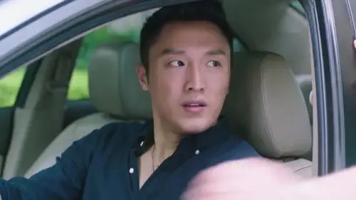 家庭秘密刘子月叫住洪一平要求洪一平解释原因