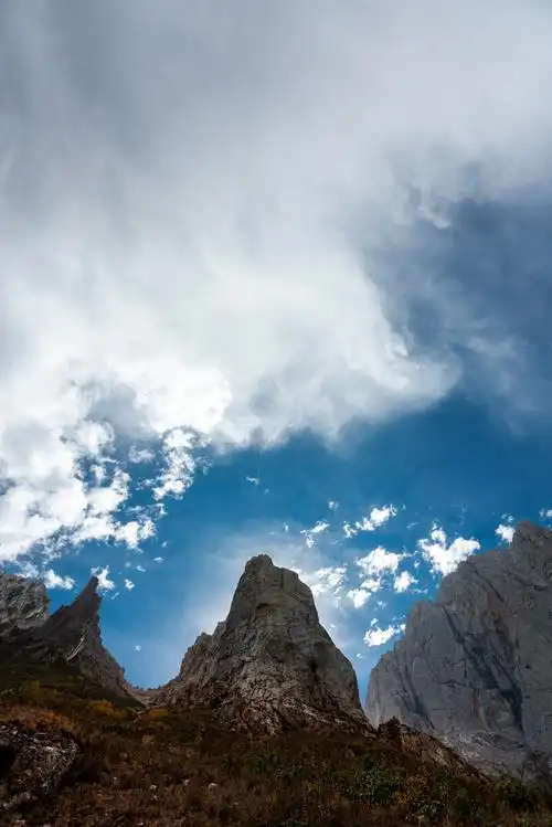 甘南迭部扎尕那迭山措美峰徒步