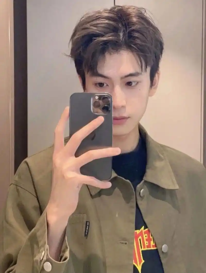 王鹤棣同款三七微分 男生都适合的发型韩式微分纹理男生韩系三七分