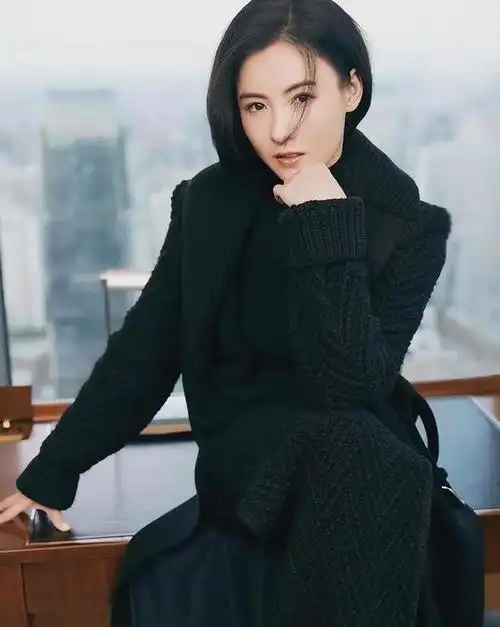 张柏芝2胎面相大变!越来越像他,网友吵翻天:对谢霆锋太不公平