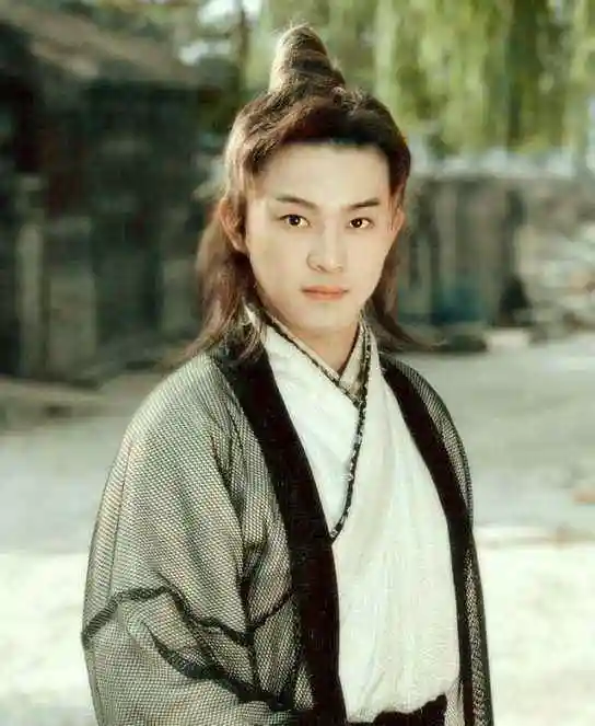 军艺三大校草:沙溢沈腾逢年过节胖三斤,网友看见他后:坚持住!