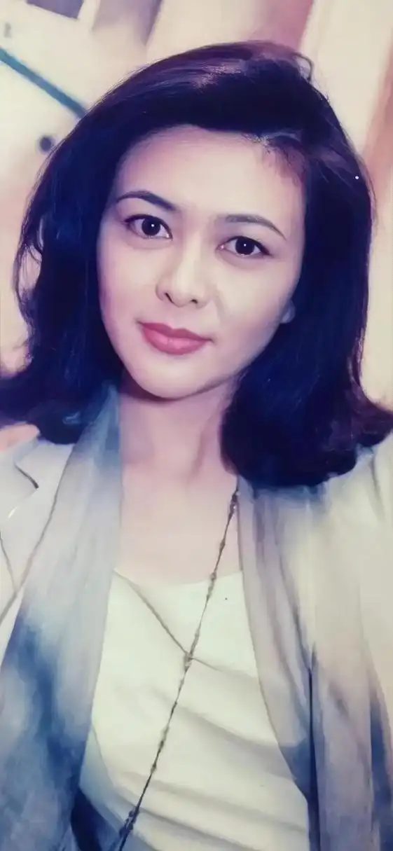 美女关之琳,不整,不p,不修图,素颜照亮瞎你的眼.