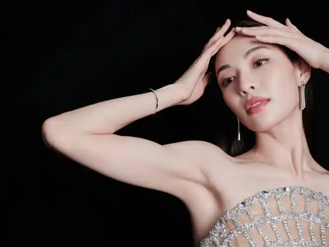 流光暗影,璀璨织梦96@钟楚曦#2023金熊猫奖