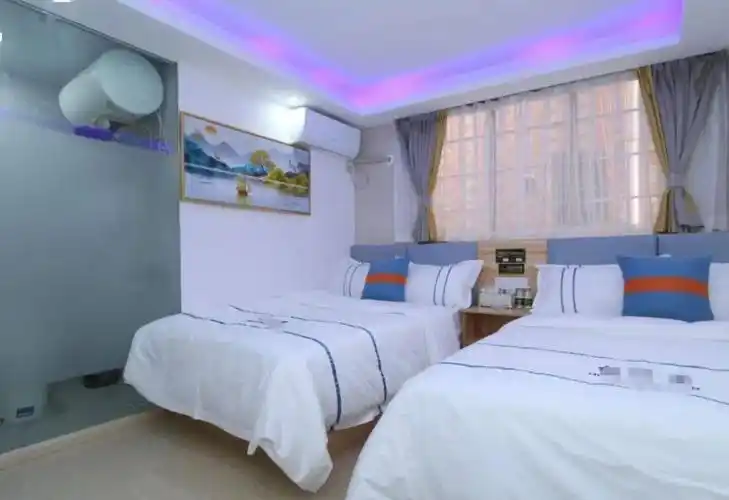 大学城情侣宾馆花样真多,荷尔蒙的味道!