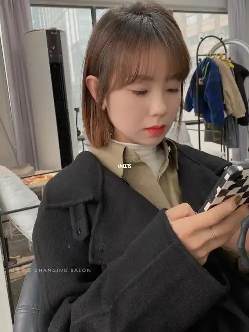 短发摩根烫蓬松发根