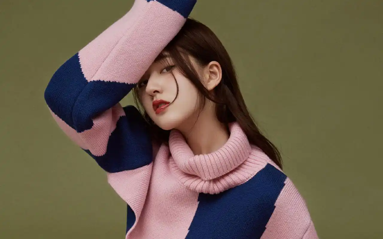 赵露思甜酷写真桌面壁纸