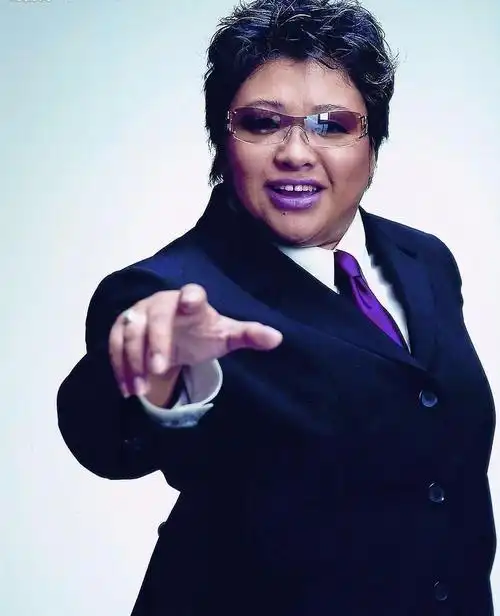 韩红今天45岁生日:"别把我想得太复杂"