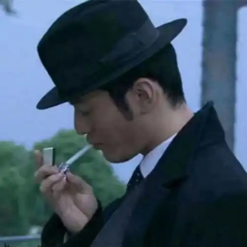 "日复一日,没有期待没有惊喜,没有很快乐,也没有不快乐,有些无趣