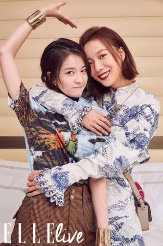 王珞丹和张雪迎合拍的这几张照片是什么水平? zt