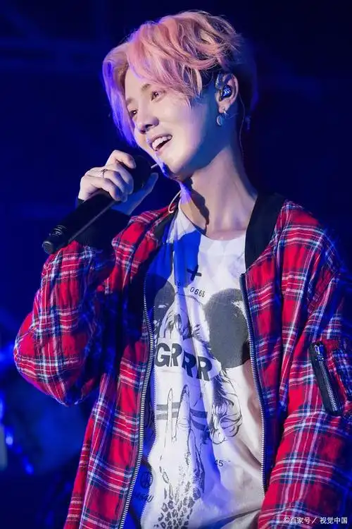 鹿晗兑现三年前承诺