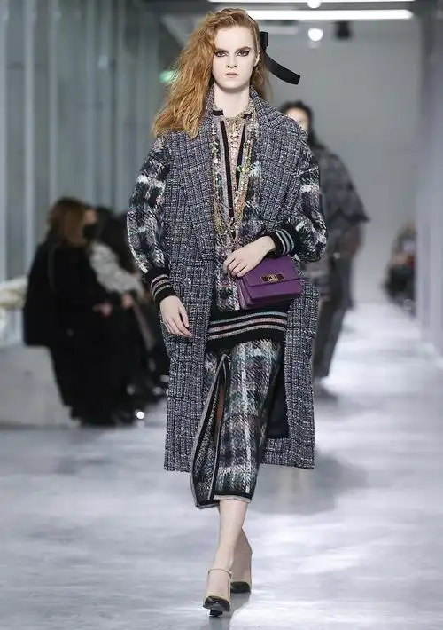 香奈儿2021/22高级手工坊系列时装秀|香奈儿_新浪新闻