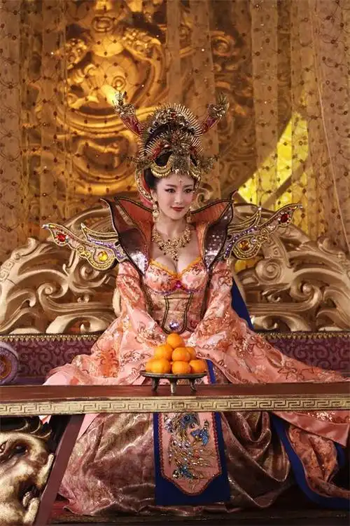 封神英雄妲己将遭剪胸媚娘喊你回家穿衣