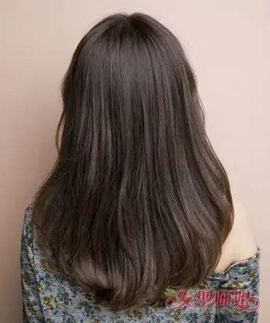 剪齐发尾是一刀齐还是带点弧度的 怎样剪有弧度的齐发尾(4)