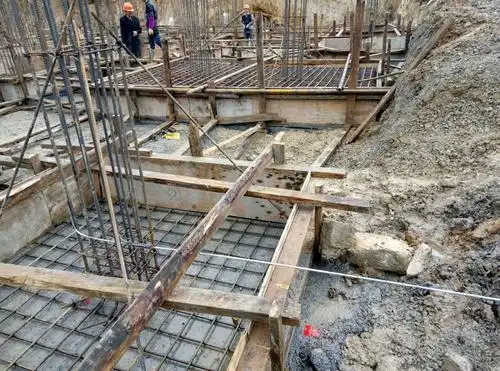 3#楼基础防雷接地焊接.