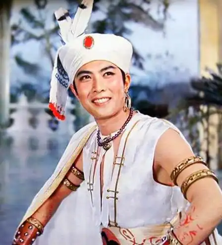 之后唐国强就被赋予上了"奶油小生"的美称.