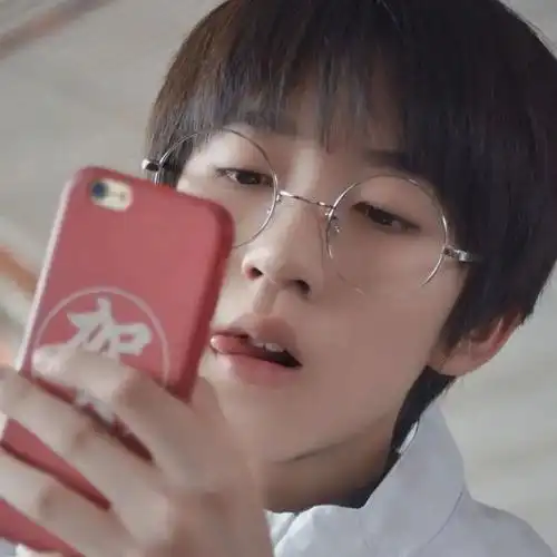 爱豆贺峻霖头像壁纸