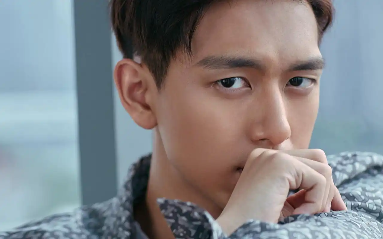 李现阳光帅气写真图片电脑壁纸