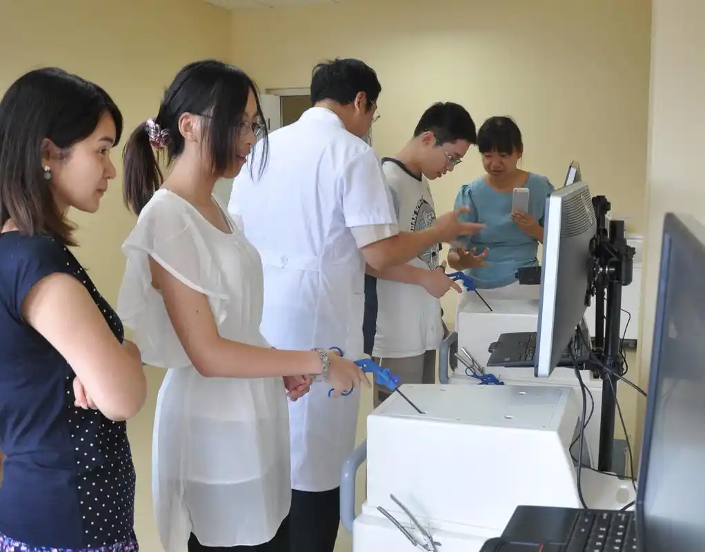我院迎来首批清华大学医学院早期接触临床医学生