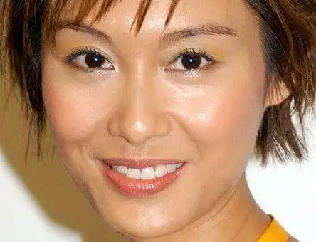 图朱茵素颜近照被赞颜值20年不变身形圆润疑似怀二胎