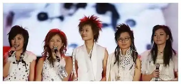 超级女声6位冠军今昔对比,就只一人成大咖,你认为谁才是总冠军