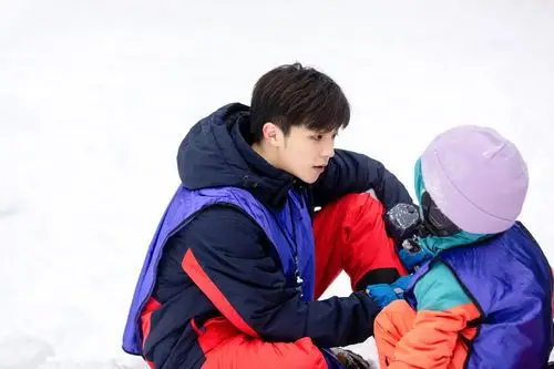 《小巨人运动会》陈立农汪苏泷雪地图状态佳 包裹严实保暖第一_手机