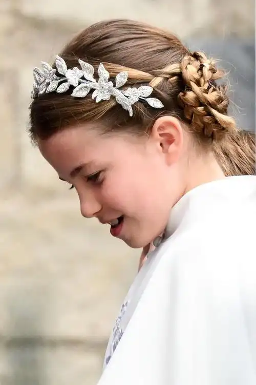 22张欧洲王室小公主的优雅发型照片欣赏