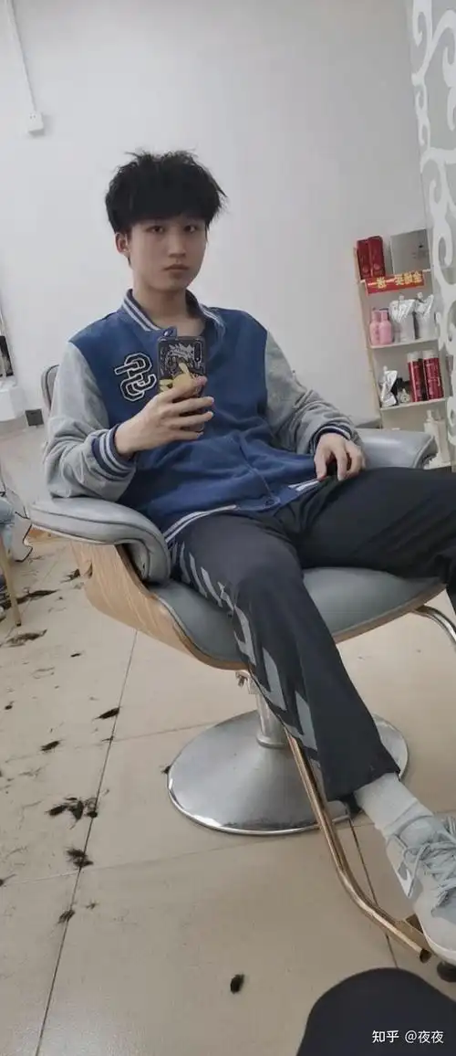 一个普通男生的日常自闭