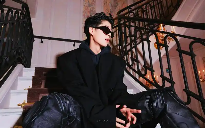 【刘昊然|巴黎世家】第52季高级定制发布秀合集