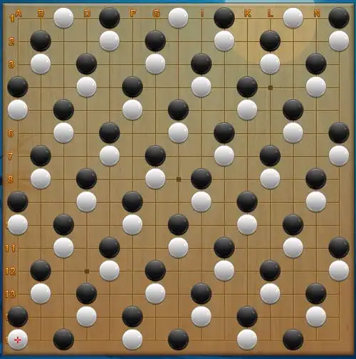 与象棋里的马的走法相似,但是只要抢占对手的八卦点就可以破解