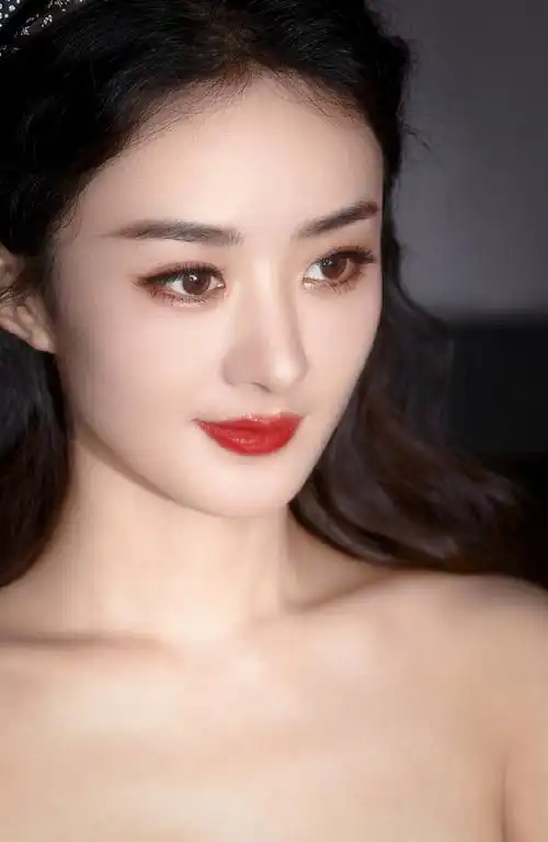 赵丽颖深v红裙##赵丽颖闪钻礼服