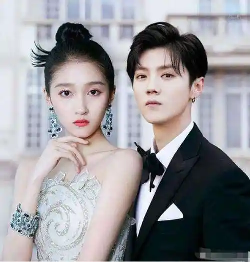 鹿晗采访主动提及关晓彤,脱口而出私下的昵称,邓超完美诠释什么叫嗑到