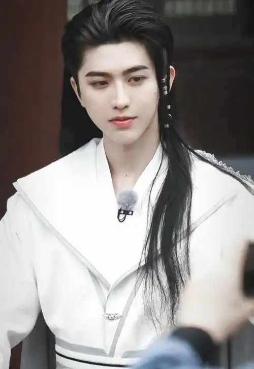 终于看到蔡徐坤穿古装帅出新高不敢认此颜值圈内少有