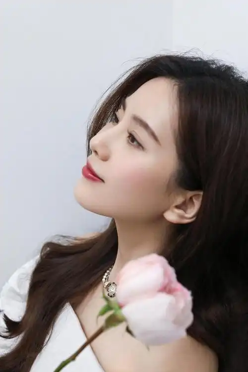 刘诗诗穿旗袍的造型确实令人惊艳!