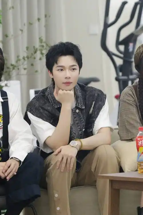 《我是特优声剧团季》开播 李岱昆配"老头音"挑战自我_角色_声音_真人