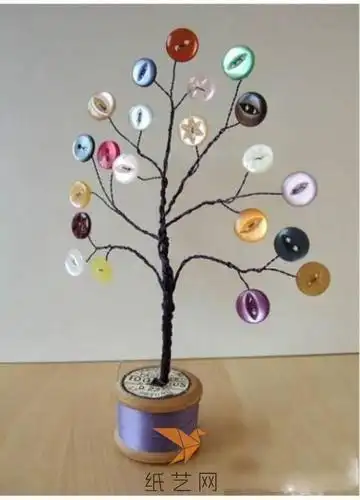 变废为宝手作各种纽扣做成的好看装饰画