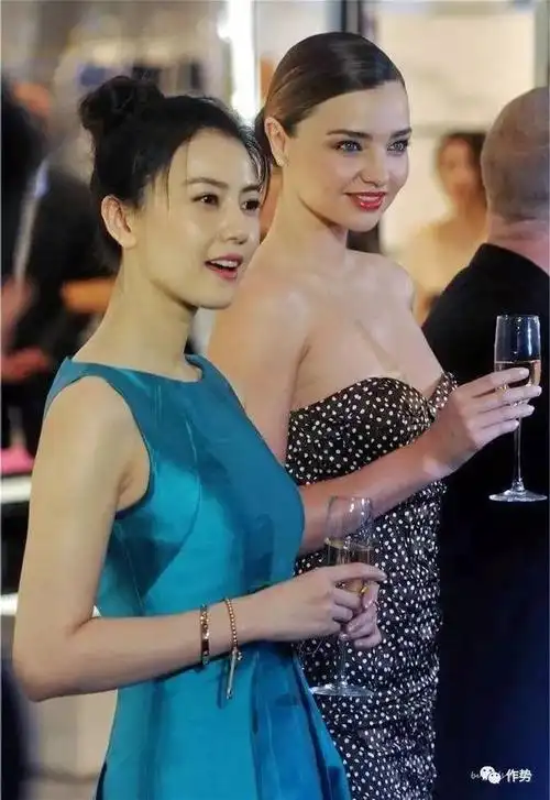 这些高级能打脸 vs 气场女明星的合影,才能叫强强对决