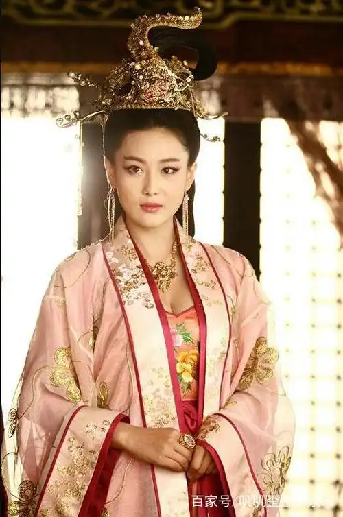 最妩媚苏妲己饰演者张馨予,成功升级当妈妈,恭喜!