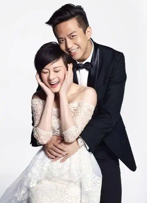 邓超卡点为孙俪庆生,晚一分钟显失落,一家四口卡通合照超幸福_祝福