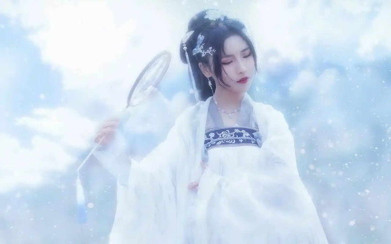 白衣古风美女雪中意境高清壁纸