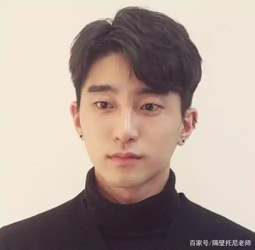 带刘海的男士发型总有一款适合你